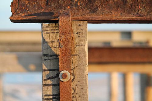 Roest en strandpalen horizontaal