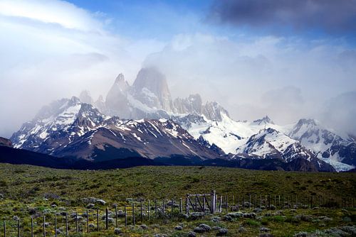 White Guardian – The Smoking Mountain