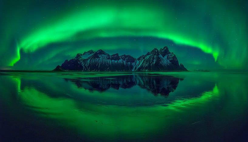Stokksnes aurora panorama van Wojciech Kruczynski