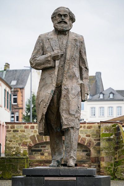 Statue de Karl Marx à Trèves par Luis Emilio Villegas Amador