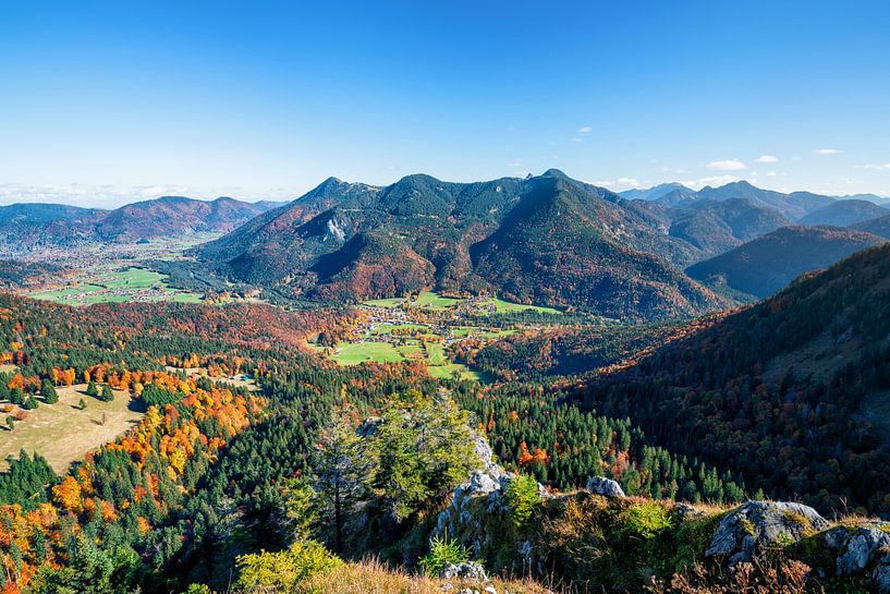 Bergbeklimmersdorp Kreuth in de herfst van Andreas Föll