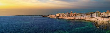 Panorama auf die Bucht von Syrakus, Sizilien von Rietje Bulthuis