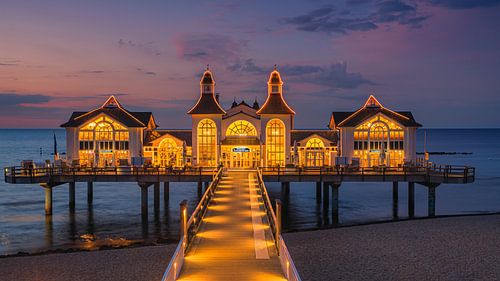 Sellin Pier (en allemand : Seebrücke Sellin) est une jetée de la station balnéaire de Sellin, sur l'