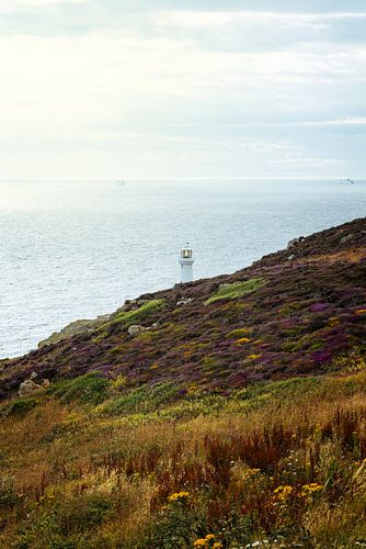 South Stack Vuurtoren met de Ierse Zee op de achtergrond van Jeroen Berends
