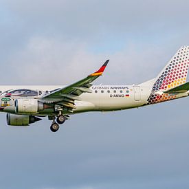 Avion de ligne Embraer ERJ190 de German Airways. sur Jaap van den Berg