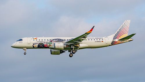 Avion de ligne Embraer ERJ190 de German Airways.