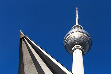 Berliner Fernsehturm mit architektonischem Detail von Frank Herrmann