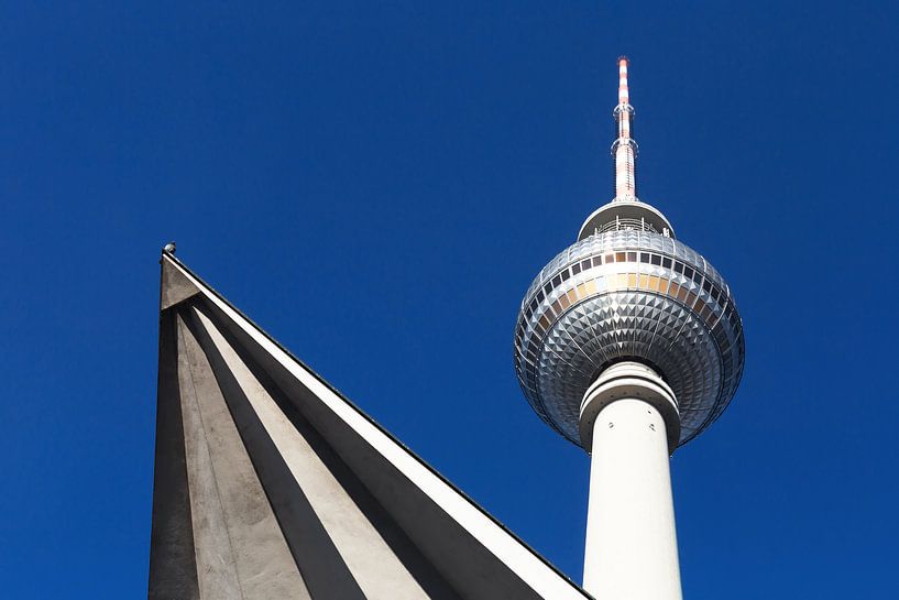 Tour de télévision de Berlin avec détails architecturaux par Frank Herrmann