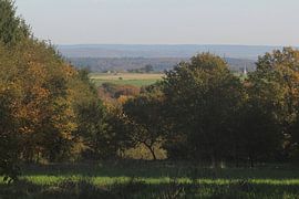 Uitzicht op de heuvels rond Hour van Rob Hendriks
