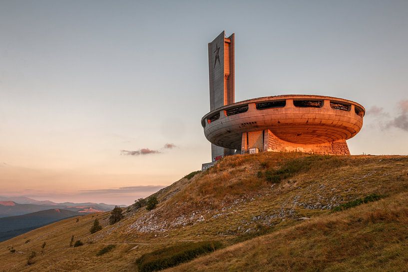 Social monument in Bulgaria von Gentleman of Decay