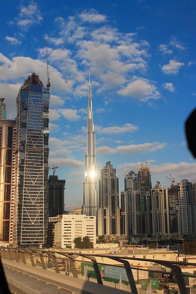 Dubai by Hello Pompoyo