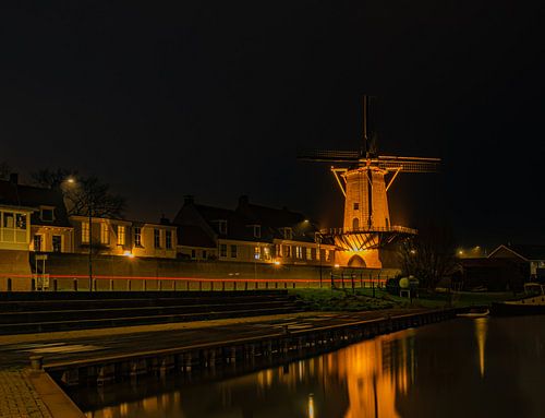 Een molen aan de haven
