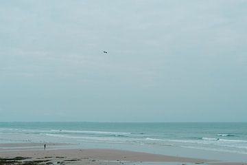 Strandwandeling aan zee | Atlantische kust Bretagne | Frankrijk reisfotografie van HelloHappylife