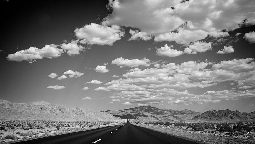 Wolken in der Wüste von Arjen van de Belt