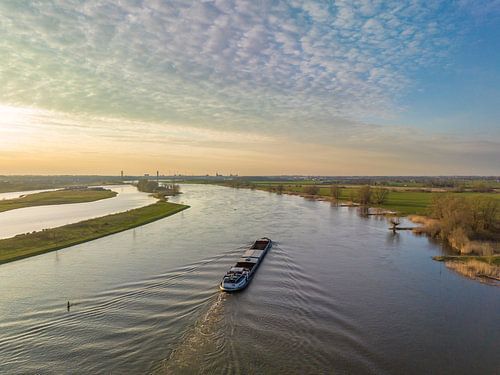 IJssel en Reevediep voorjaarszonsondergang van bovenaf