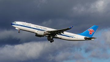 Take-off China Southern Airlines Airbus A330-200. van Jaap van den Berg