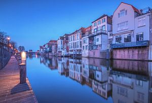 Gorinchem in the blue hour van Ilya Korzelius