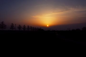 Sonnenuntergang in Lent (Nijmegen) von Carlijn Vos