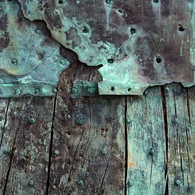 Oxidiertes Kupfer und verwittertes Holz von MMFoto