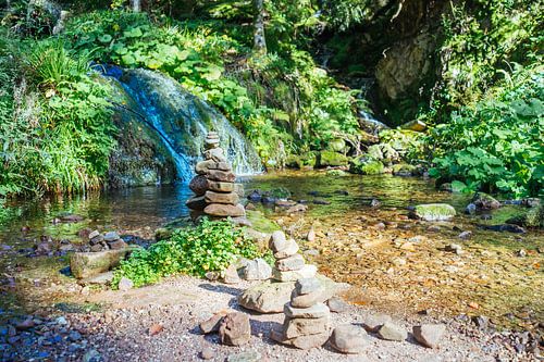 Cairn bij een Waterval