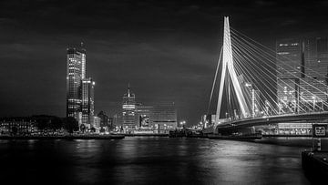 Skyline von Rotterdam schwarz und weiß von Rob Baken
