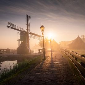 Lever de soleil brumeux Zaanse Schans sur Albert Dros