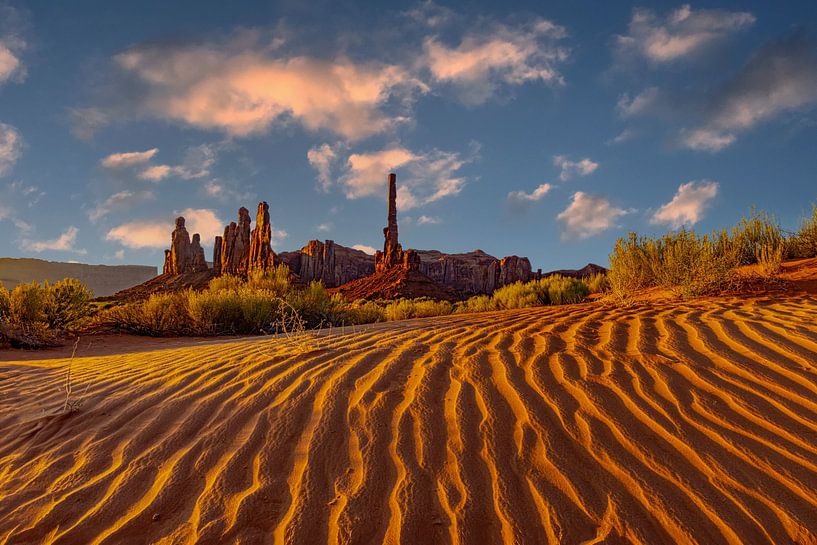 Monument Valley, sunrise at the Totem Pole by Gert Hilbink