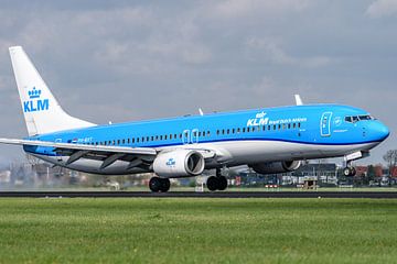 Landende KLM Boeing 737-900. van Jaap van den Berg