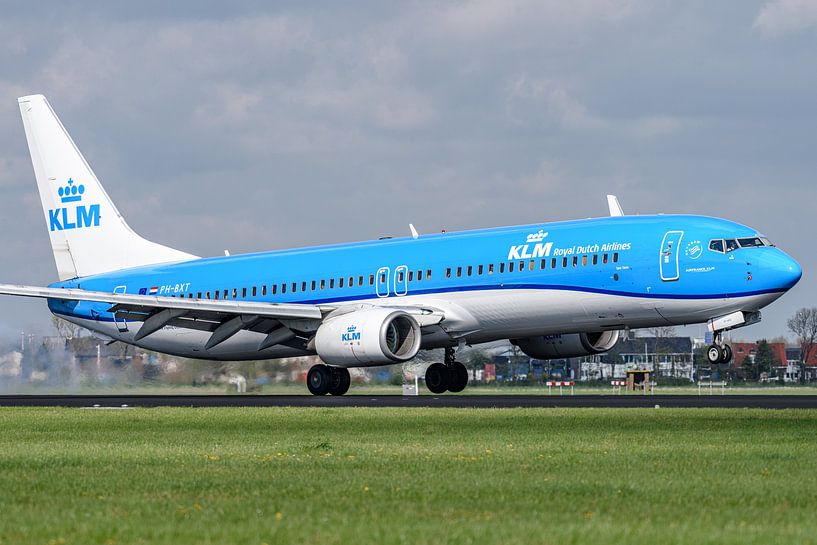 KLM Boeing 737-900 (PH-BXT). by Jaap van den Berg