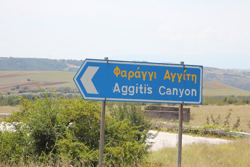 Schild zum Aggitis Canyon / Schlucht - Griechenland von ADLER & Co / Caj Kessler