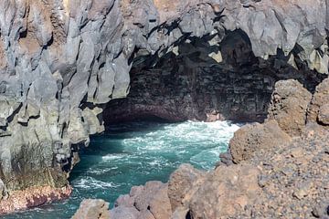 Rotskust Los Hervideros in het zuidwesten van Lanzarote van Reiner Conrad