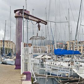 Rainy day at the old harbour La Cala in Palermo