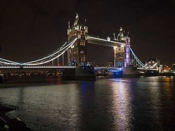 Londen Tower Bridge by night