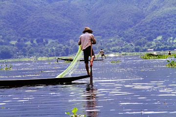 Leg rower in Myanmar by Gert-Jan Siesling