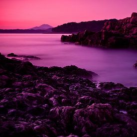 Rocky bay after sunset by Jesse Meijers