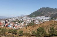 Uitzicht op  stad Chefchaouen Marokko van Marcel Kerdijk thumbnail