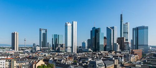De skyline van Frankfurt in Duitsland