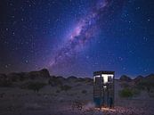Eine Telefonzelle in der Wüste von Arjen Roos Miniaturansicht