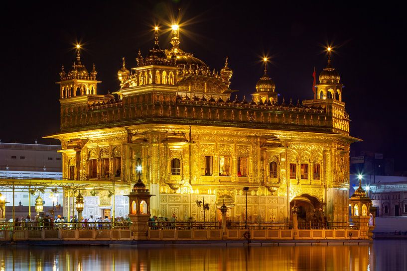 De Harmadir Sahib Gouden Tempel in Amritsar van Roland Brack