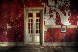 Urbex - Rood von Angelique Brunas