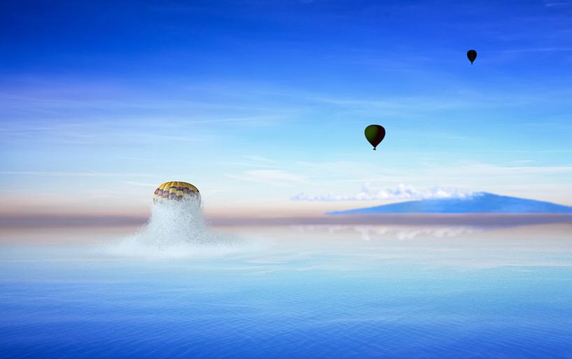Ballon knalt uit de oceaan van Jan Brons