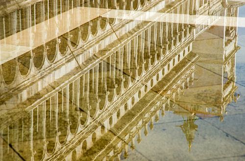 reflectie op het San Marco plein, Venetië, Italië van Jan Fritz