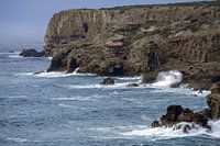 Vissersboten in de kliffen bij Sagres