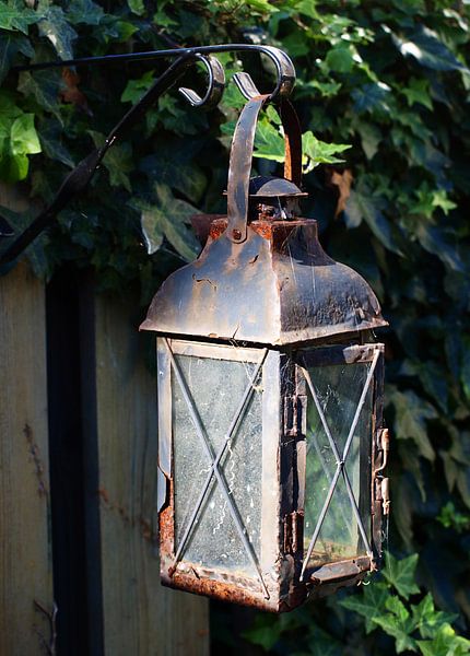 Oude lantaarn by Rinke Velds