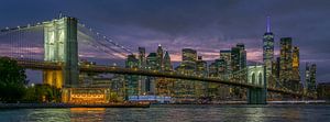 New York - Manhattan skyline Brooklyn Bridge - Blue hour