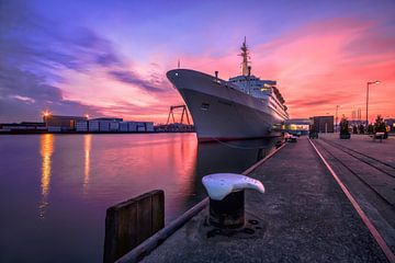 SS Rotterdam sunset by Dennis Vervoorn