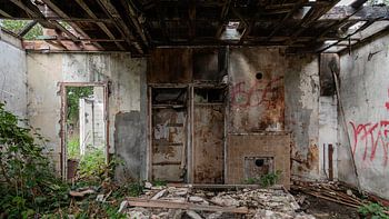 Interieur van afgebrande boerderij