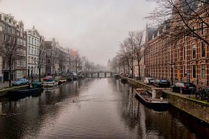 De Kloveniersburgwal in de mist. van Don Fonzarelli