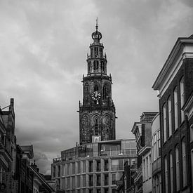 Zwart wit foto van de Martinikerk in Groningen van Erwin Huizing