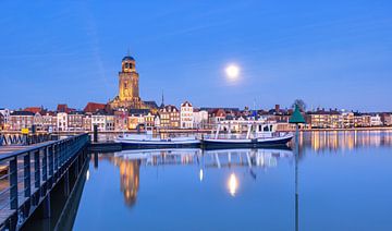 Deventer met volle maan, Nederland van Adelheid Smitt
